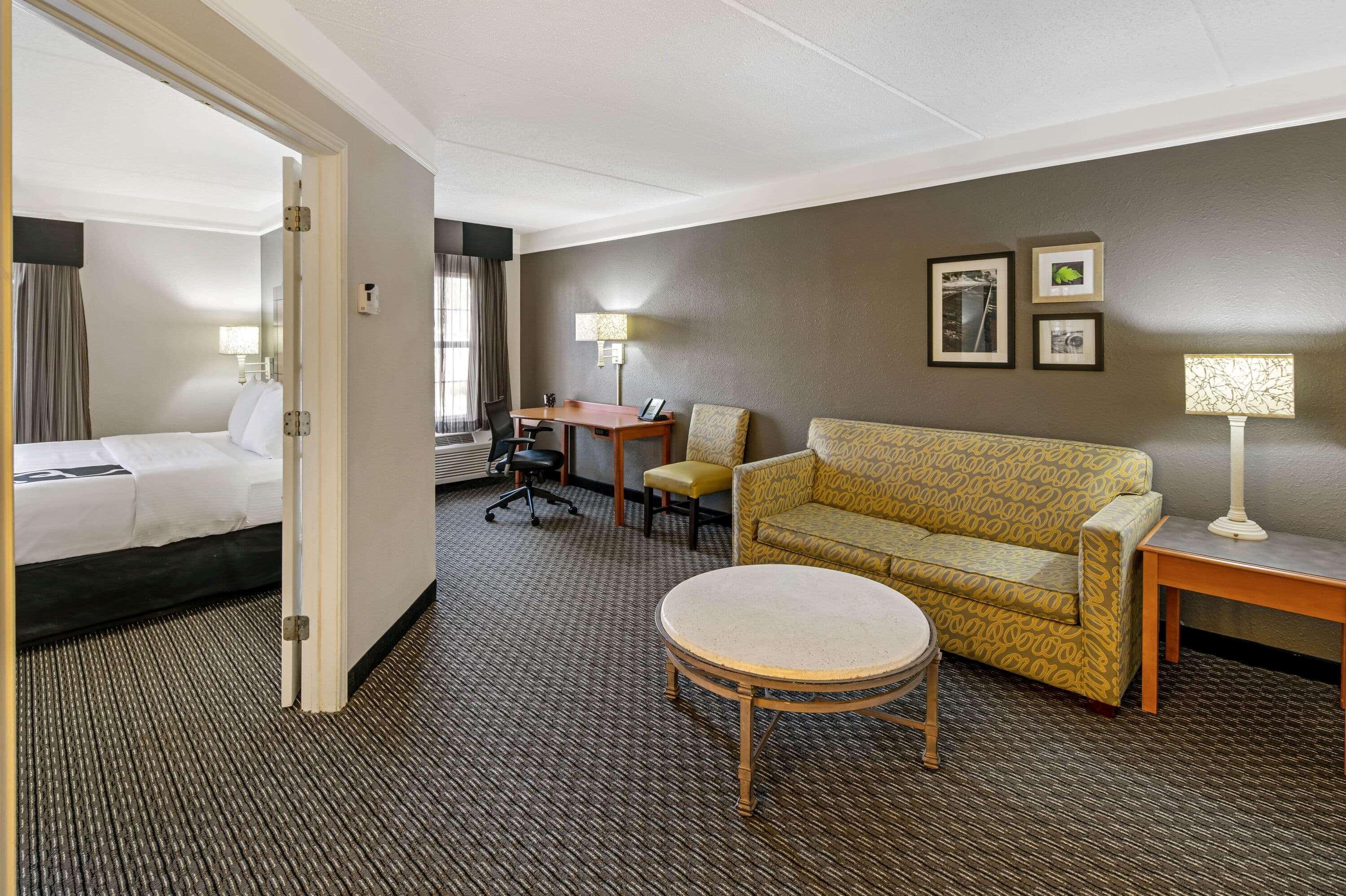 La Quinta By Wyndham Macon Hotel Exterior photo