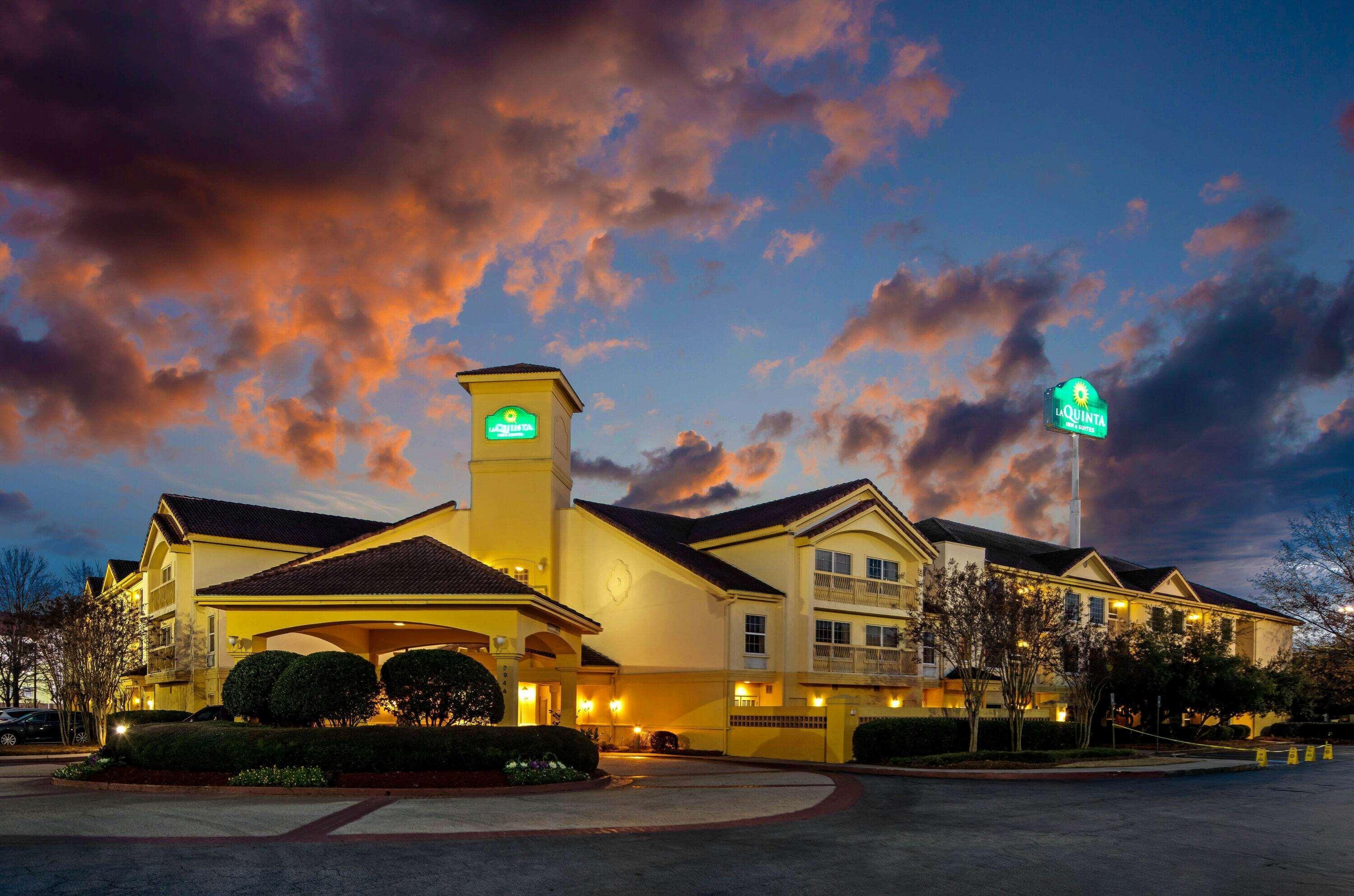 La Quinta By Wyndham Macon Hotel Exterior photo
