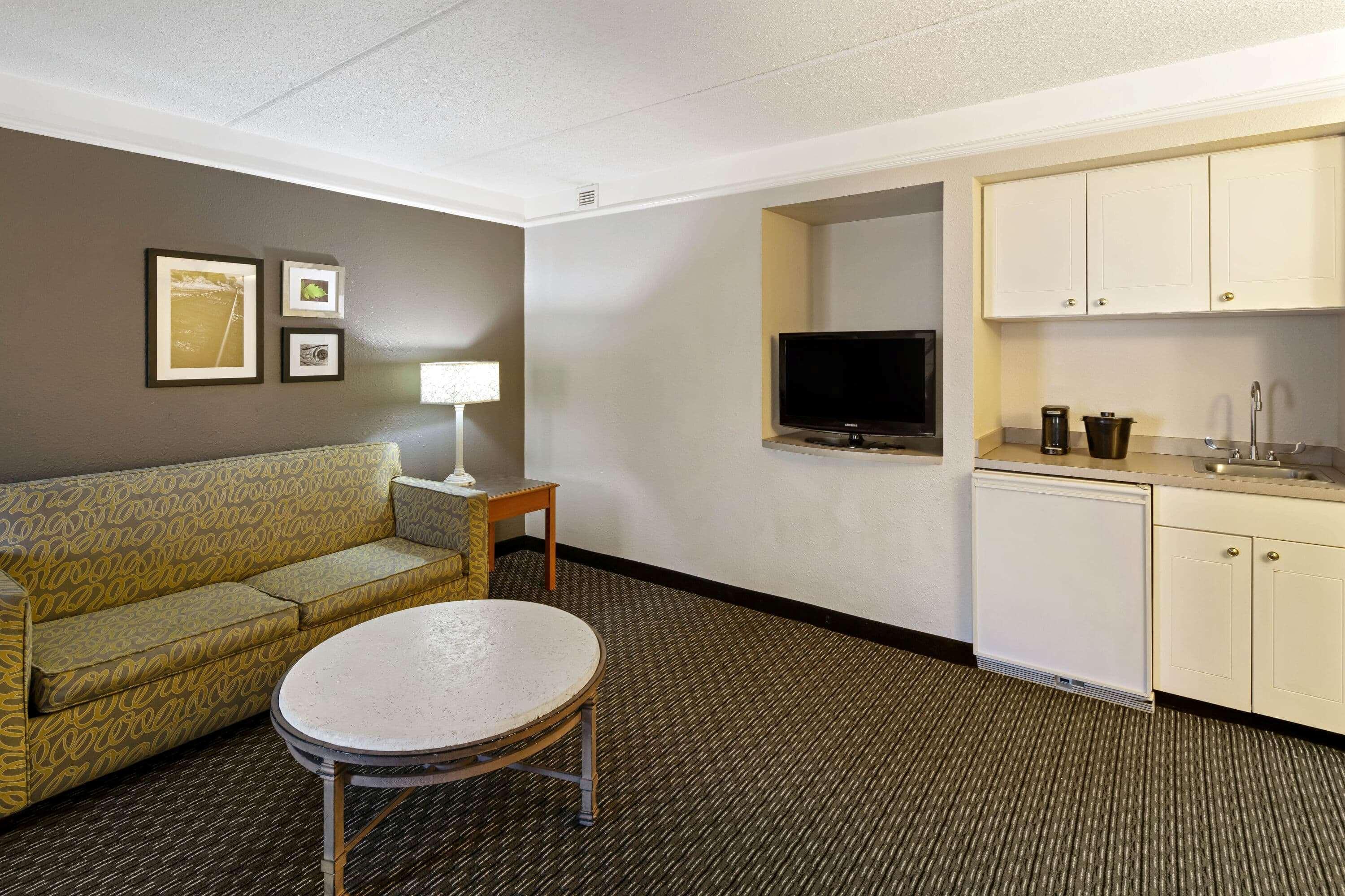 La Quinta By Wyndham Macon Hotel Exterior photo